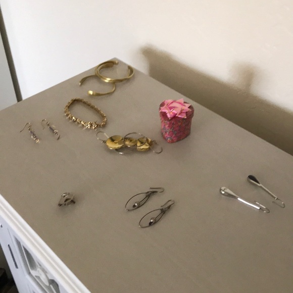 New and EUC jewelry incl. ring, pendant, bracelets - Picture 4 of 7